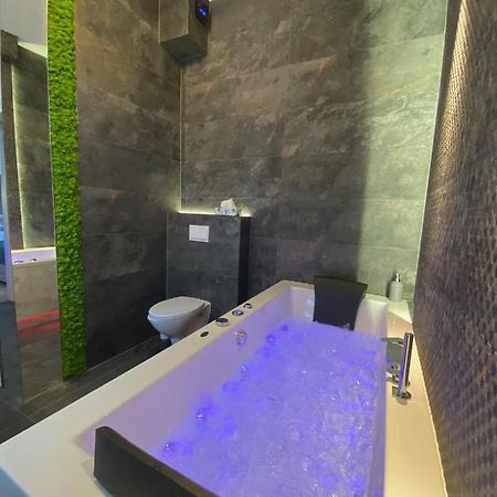 קרקוב Apartament Bialy Z Jacuzzi מראה חיצוני תמונה