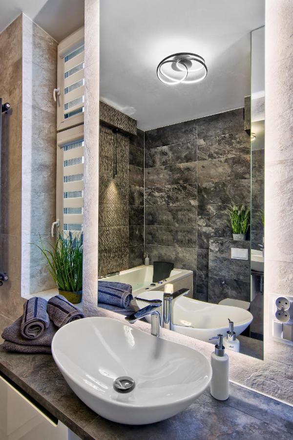 קרקוב Apartament Bialy Z Jacuzzi מראה חיצוני תמונה